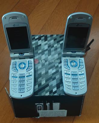 due cellulari completi di carica batteria6