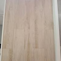 Piastrelle in gres effetto legno 20x122 stock