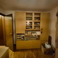 Studio in frassino, due pareti + scrivania