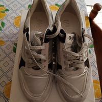 Scarpe da ginnastica numero 38 