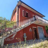 Casa singola con terreno