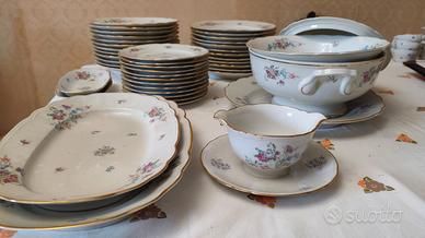 Set piatti completo decorato con fiori