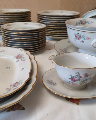 Set piatti completo decorato con fiori