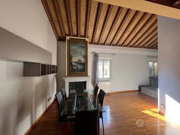 Appartamento di 130 m² con 5 locali a Modena