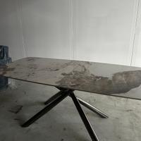 Tavolo con ripiano in gres porcellanato 180x90