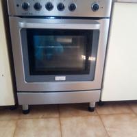 CUCINA  CON PIANO COTTURA E FORNO