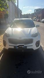 auto tenuta molto bene unica proprietaria