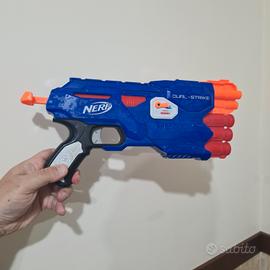  pistola giocattolo Nerf Dual Strike usata.  