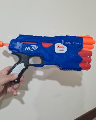  pistola giocattolo Nerf Dual Strike usata.  