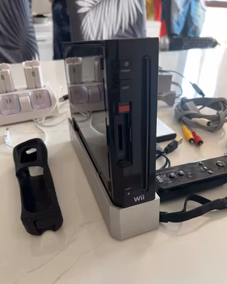 Lotto n1 console Nintendo Wii più giochi