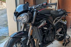STREET TRIPLE RS 