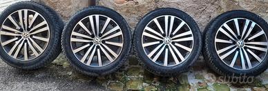 GOMME E CERCHI VOLKSWAGEN 235 45 17 97W 4 STAGIONI
