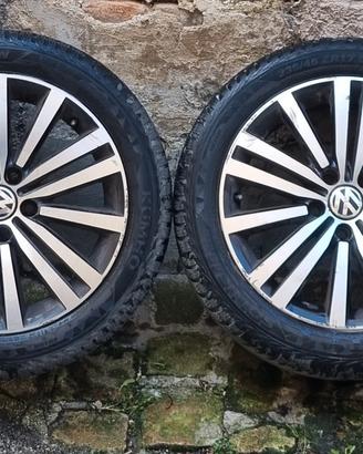 GOMME E CERCHI VOLKSWAGEN 235 45 17 97W 4 STAGIONI