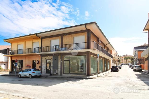 NEGOZIO A PORTO SANT'ELPIDIO
