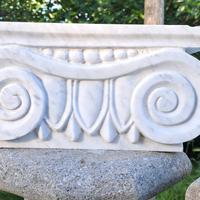 capitelli in marmo