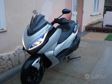 Zontes 350 e moto scooter