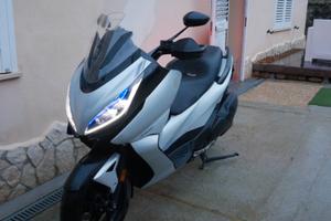 Zontes 350 e moto scooter