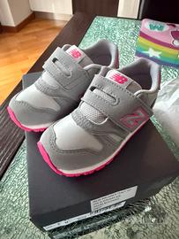 Scarpe bambina New Balance con strappo numero 25
