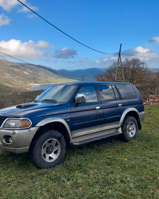 Fuoristrada Pajero sport