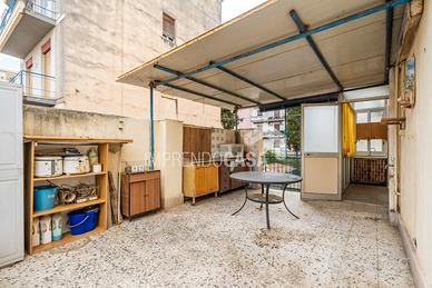 5 vani 120 mq con Terrazzo - Uditore