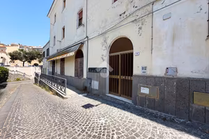 3 LOCALI A MONTALTO DI CASTRO