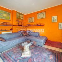 AMPIO TRILOCALE DI 100 MQ CON DOPPI SERVIZI, BALCO