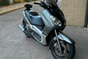 Yamaha X-Max 250 cc