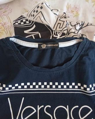 Lotto 2 T-Shirt Versace – Stesso Modello Medusa in