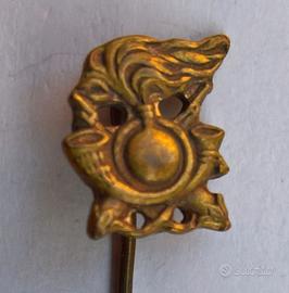 Distintivo pin epoca fascista BERSAGLIERI anni '30