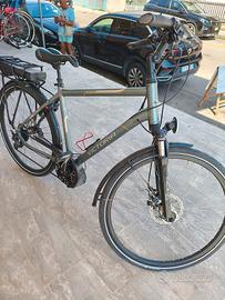 e-bike Victoria trekking motore Bosch 
