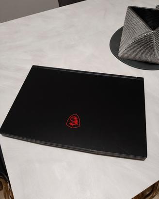 Notebook MSI da gaming i7 con Windows 11 e 16 GB 