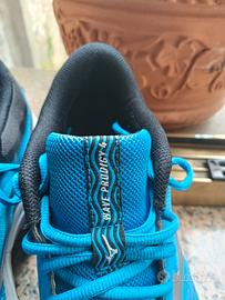 Mizuno wave Prodigy 4 
