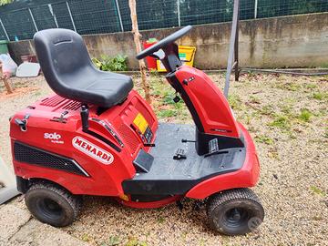 trattorino tagliaerba 