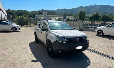 Autovettura Dacia Duster 4×2