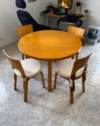 Tavolo alvar alto 96/92 e 4 sedie modello 66