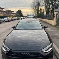Audi A4 anno 2020 ibrida full full entra