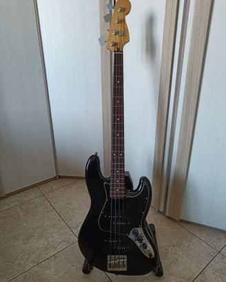 Fender Blacktop Jazz Bass 700