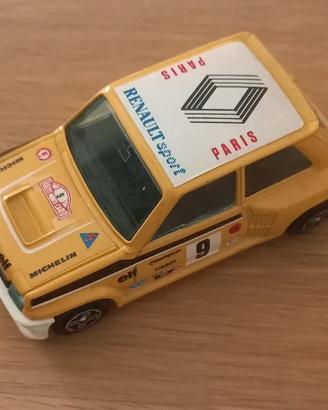 Macchinina da collezione Bburago, modello Renault