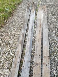2 coppie di sci d'epoca in legno da restaurare