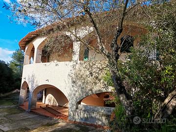 Grande villa In zona Monte Oro