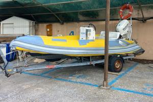 Gommone 5m con motore
