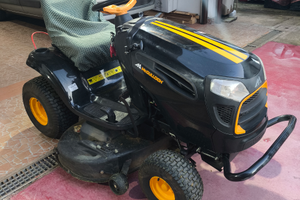 Trattorino tagliaerba