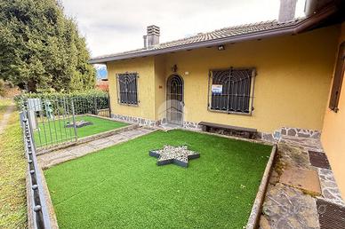 VILLA A SCHIERA A OSSIMO