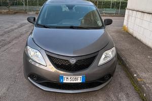 Lancia YPSILON 1.3 mjt