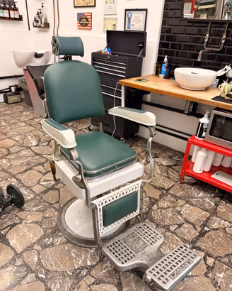 Poltrone Vintage da Barbiere 3 disponibili