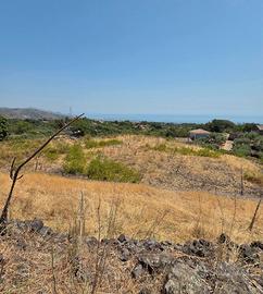 Terreno agricolo con fabbricato a Piedimonte Etneo