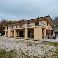 Prestigiosa villa singola immersa nel verde