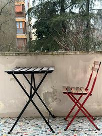 Set tavolino + sedia da balcone in legno e metallo