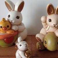 Coniglio piccolo e coniglio con tartaruga