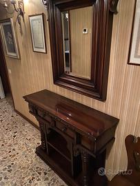 Anticamera con appendiabiti a parete